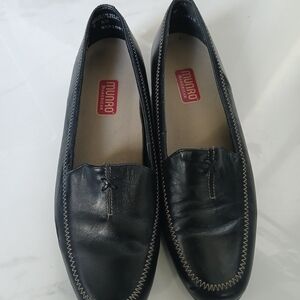 Munro Black Leather Loafers